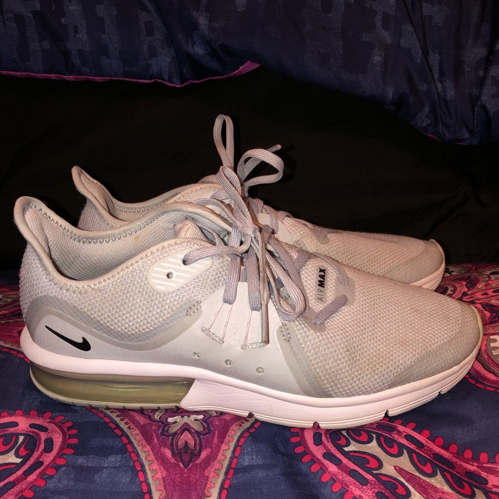 Men’s size 7 Gray/White Nike AirMax